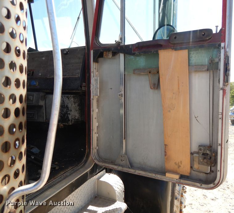 image for item DH0121 1980 Kenworth W900  semi truck