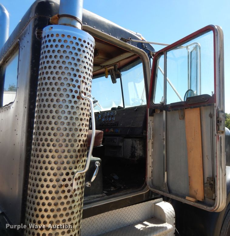 image for item DH0121 1980 Kenworth W900  semi truck