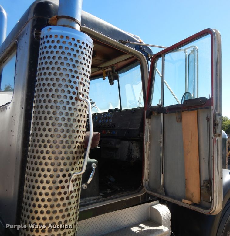 image for item DH0121 1980 Kenworth W900  semi truck