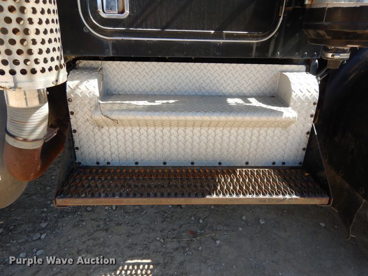 image for item DH0121 1980 Kenworth W900  semi truck