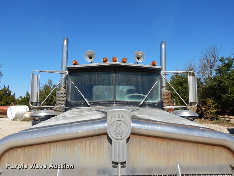 image for item DH0121 1980 Kenworth W900  semi truck