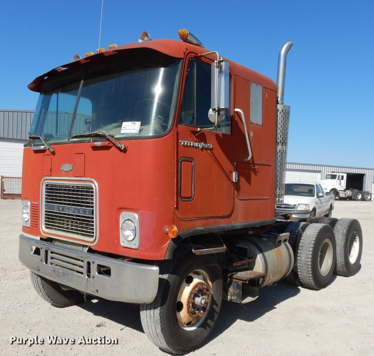 image for item DH0185 1973 Chevrolet Titan 90  truck cab and chassis