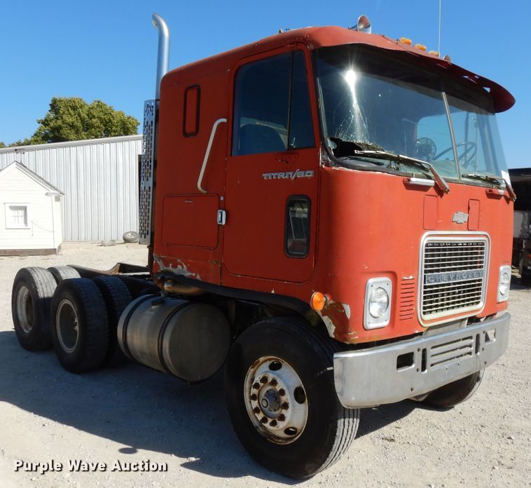 image for item DH0185 1973 Chevrolet Titan 90  truck cab and chassis