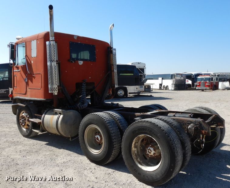 image for item DH0185 1973 Chevrolet Titan 90  truck cab and chassis