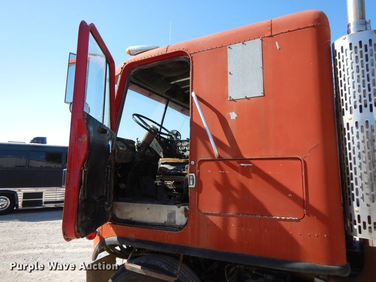 image for item DH0185 1973 Chevrolet Titan 90  truck cab and chassis