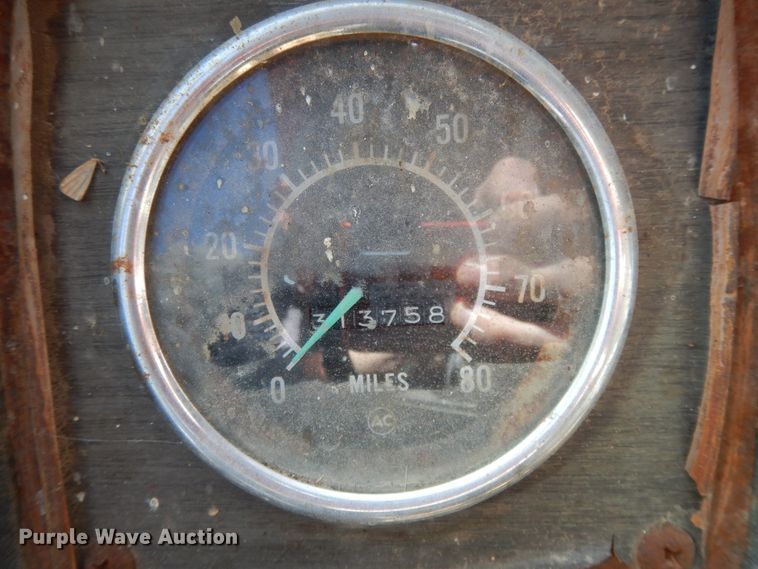 image for item DH0185 1973 Chevrolet Titan 90  truck cab and chassis