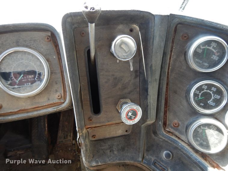 image for item DH0185 1973 Chevrolet Titan 90  truck cab and chassis