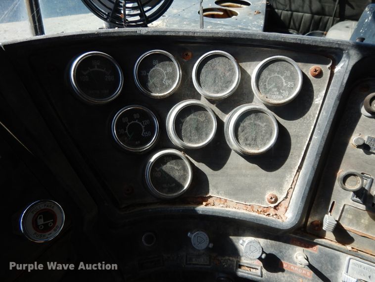 image for item DH0185 1973 Chevrolet Titan 90  truck cab and chassis