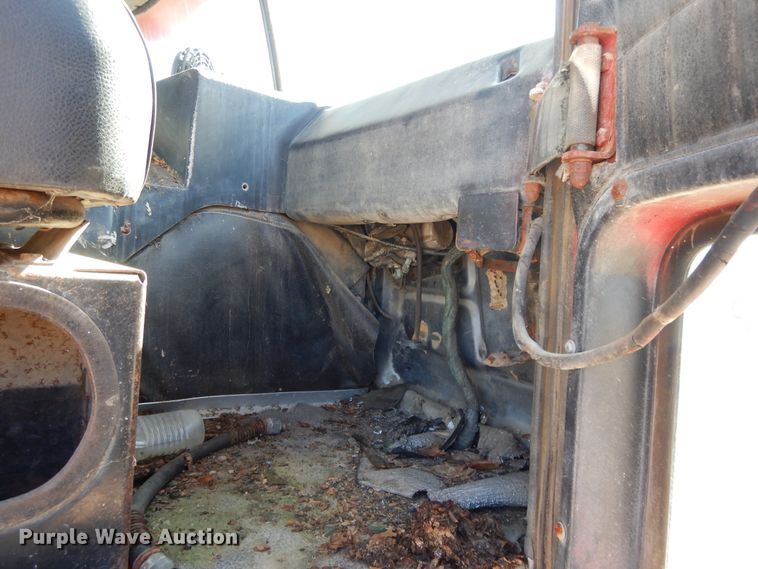 image for item DH0185 1973 Chevrolet Titan 90  truck cab and chassis