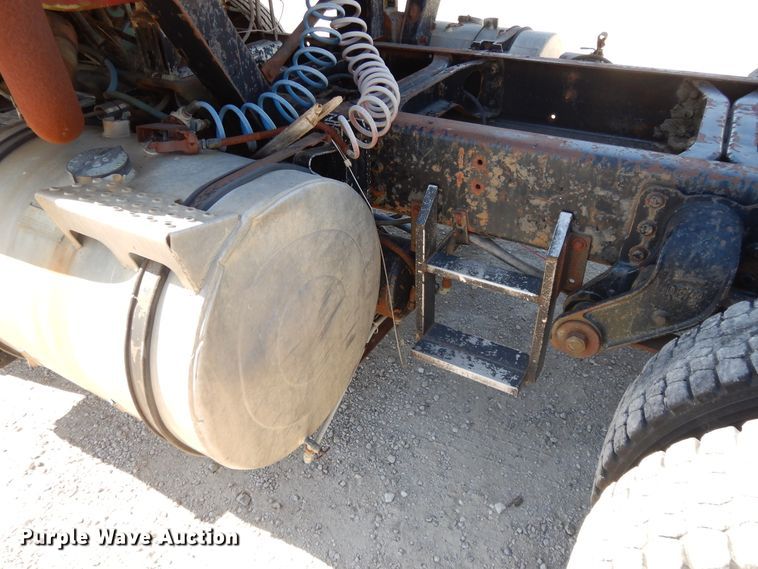 image for item DH0185 1973 Chevrolet Titan 90  truck cab and chassis