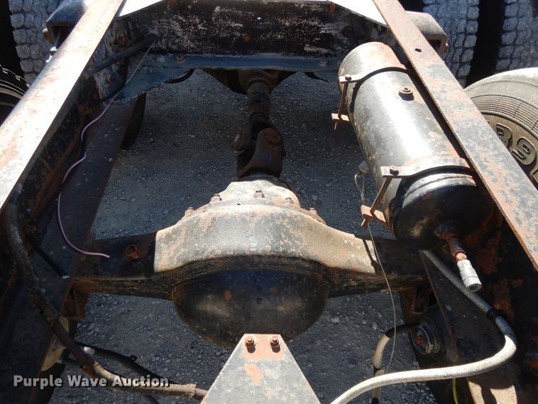 image for item DH0185 1973 Chevrolet Titan 90  truck cab and chassis