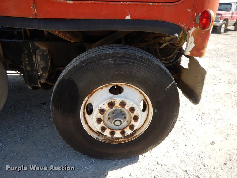 image for item DH0185 1973 Chevrolet Titan 90  truck cab and chassis