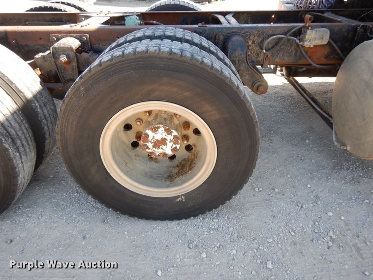 image for item DH0185 1973 Chevrolet Titan 90  truck cab and chassis