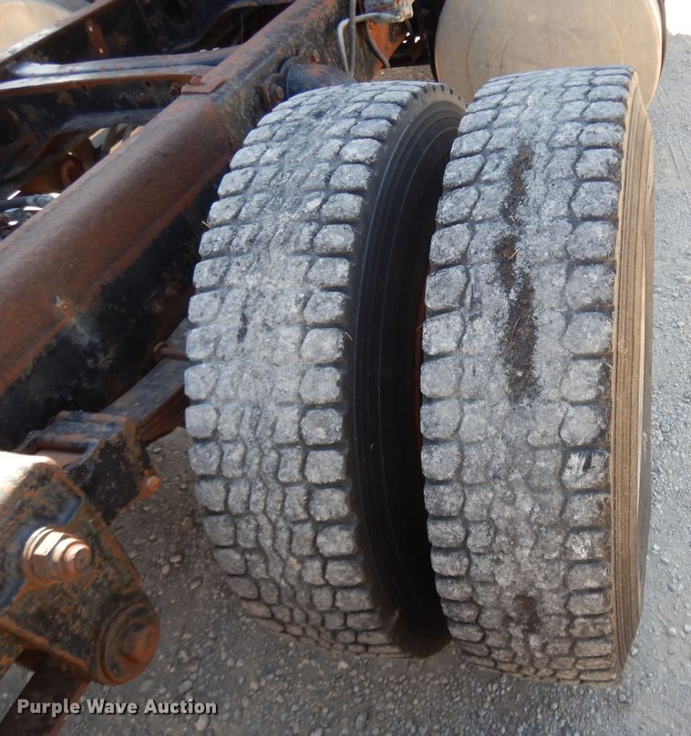 image for item DH0185 1973 Chevrolet Titan 90  truck cab and chassis