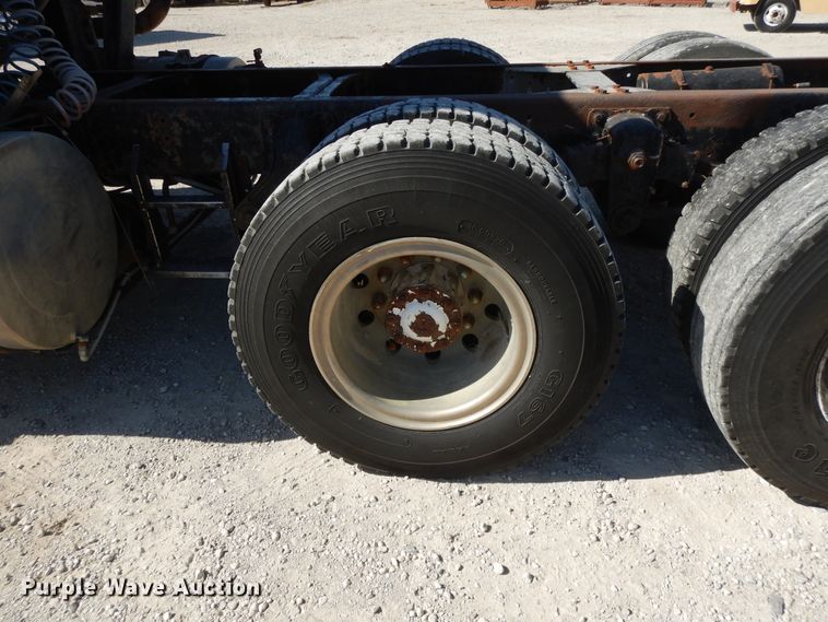 image for item DH0185 1973 Chevrolet Titan 90  truck cab and chassis