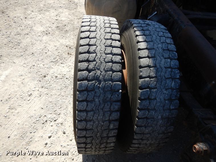 image for item DH0185 1973 Chevrolet Titan 90  truck cab and chassis