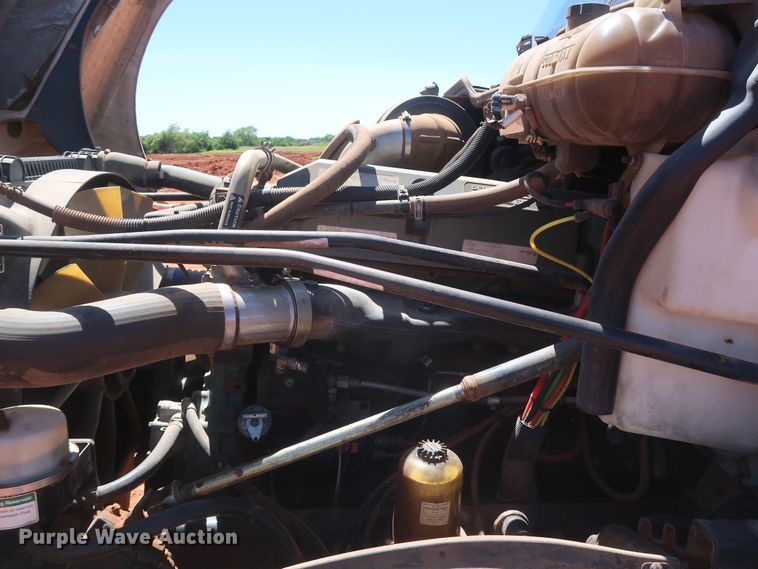 image for item DH0928 2005 Freightliner Columbia  semi truck