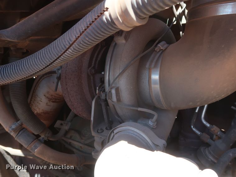 image for item DH0928 2005 Freightliner Columbia  semi truck