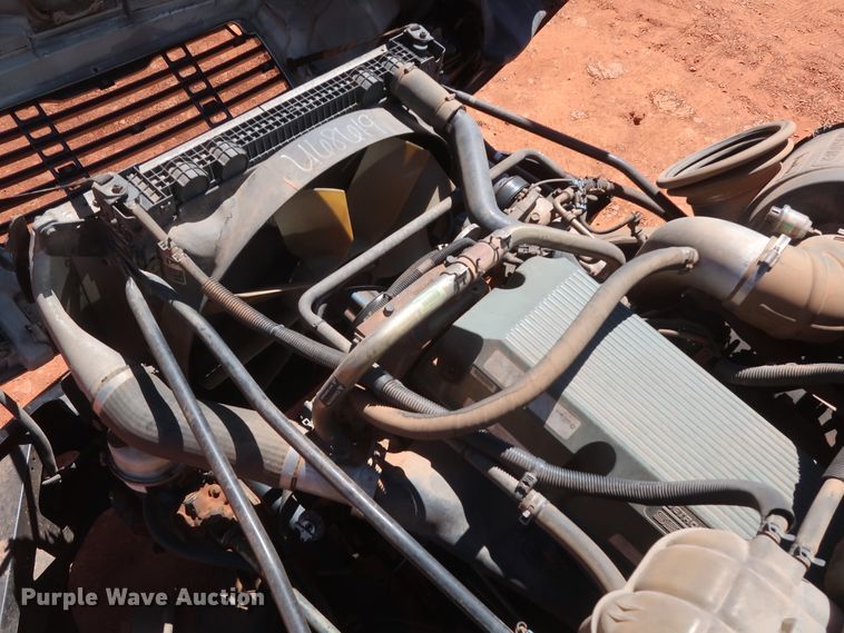 image for item DH0928 2005 Freightliner Columbia  semi truck