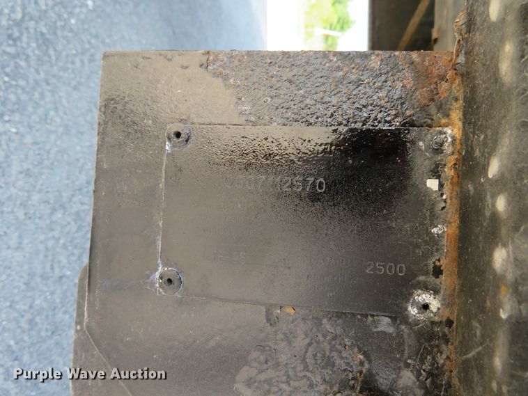 image for item DH1139 2007 Chevrolet T7500  box truck