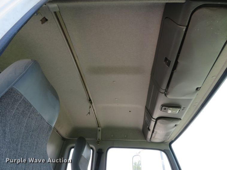 image for item DH1139 2007 Chevrolet T7500  box truck