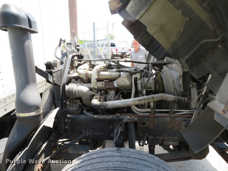 image for item DH1139 2007 Chevrolet T7500  box truck