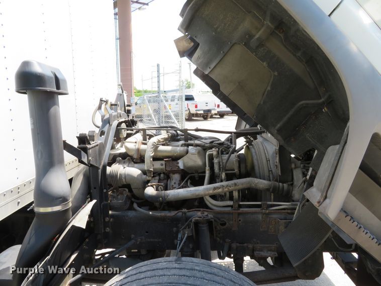 image for item DH1139 2007 Chevrolet T7500  box truck