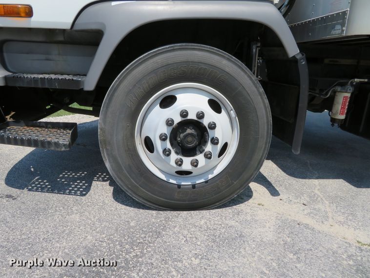 image for item DH1139 2007 Chevrolet T7500  box truck