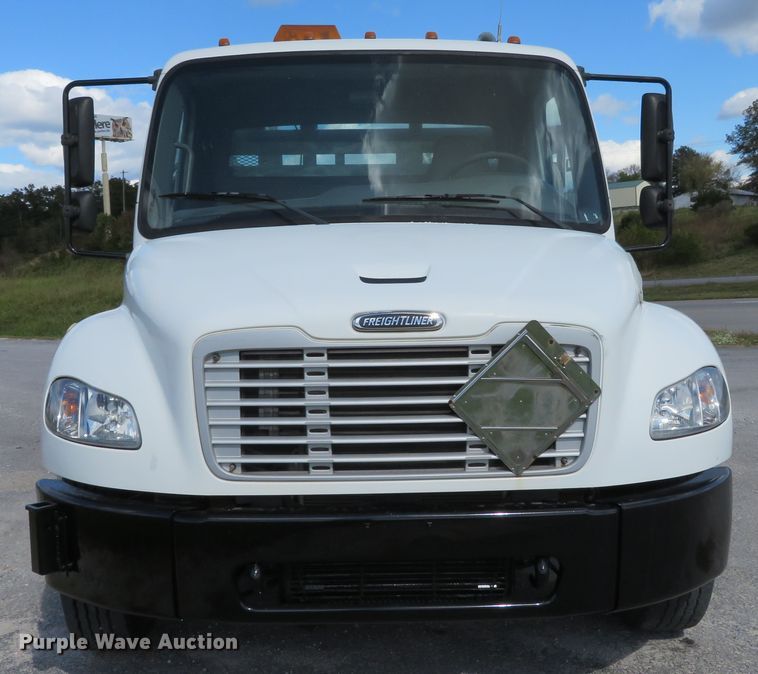 image for item DH1242 2007 Freightliner Business Class M2  flatbed truck