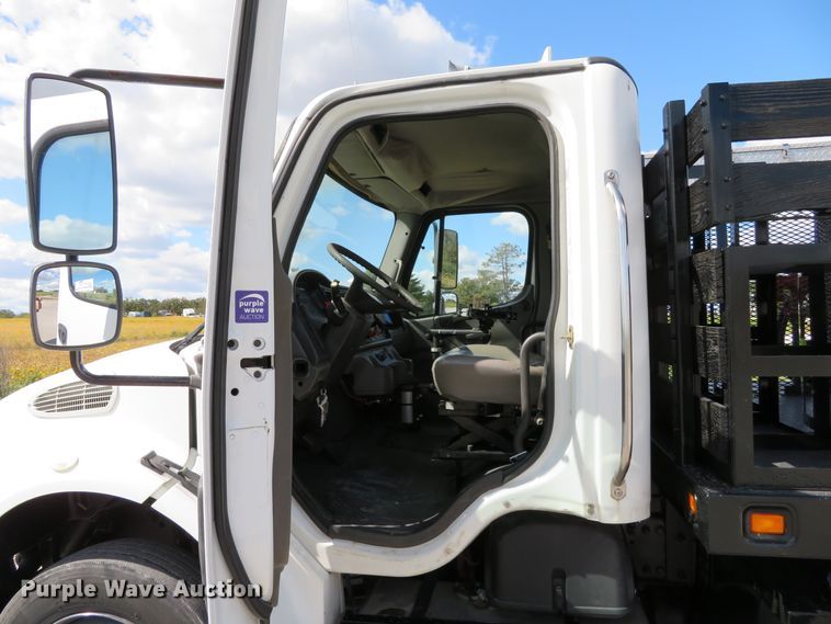 image for item DH1242 2007 Freightliner Business Class M2  flatbed truck