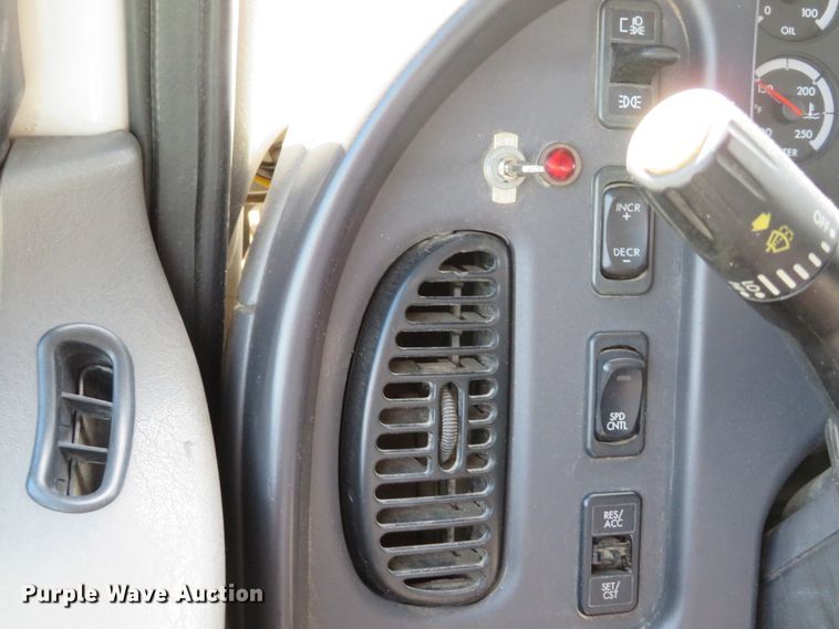 image for item DH1242 2007 Freightliner Business Class M2  flatbed truck