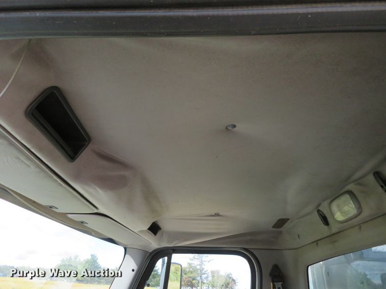 image for item DH1242 2007 Freightliner Business Class M2  flatbed truck