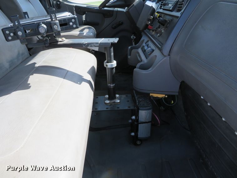 image for item DH1242 2007 Freightliner Business Class M2  flatbed truck