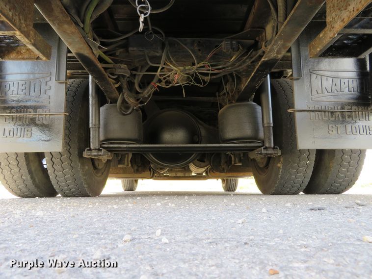 image for item DH1242 2007 Freightliner Business Class M2  flatbed truck