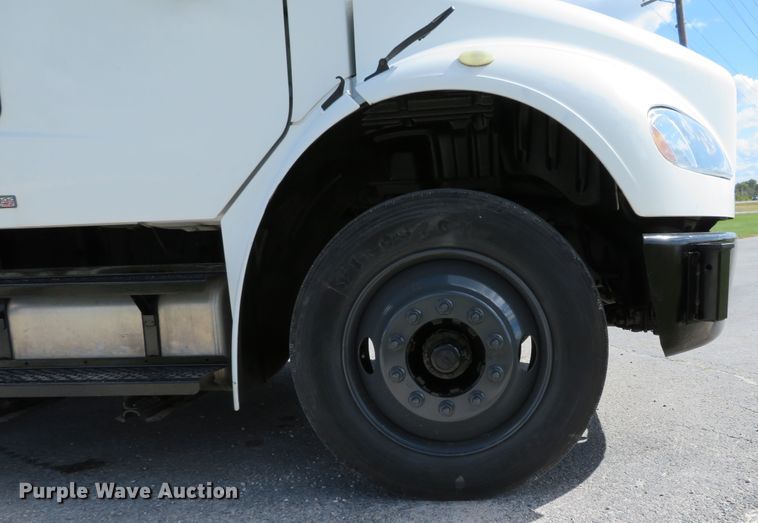 image for item DH1242 2007 Freightliner Business Class M2  flatbed truck