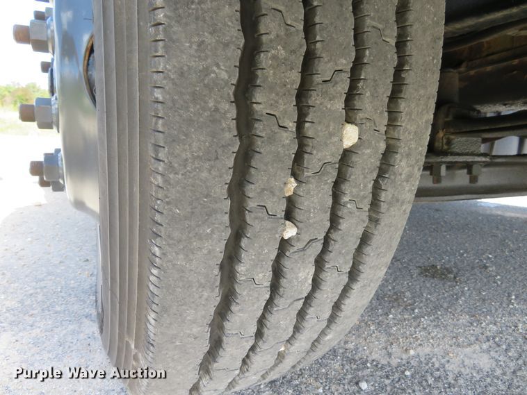 image for item DH1242 2007 Freightliner Business Class M2  flatbed truck