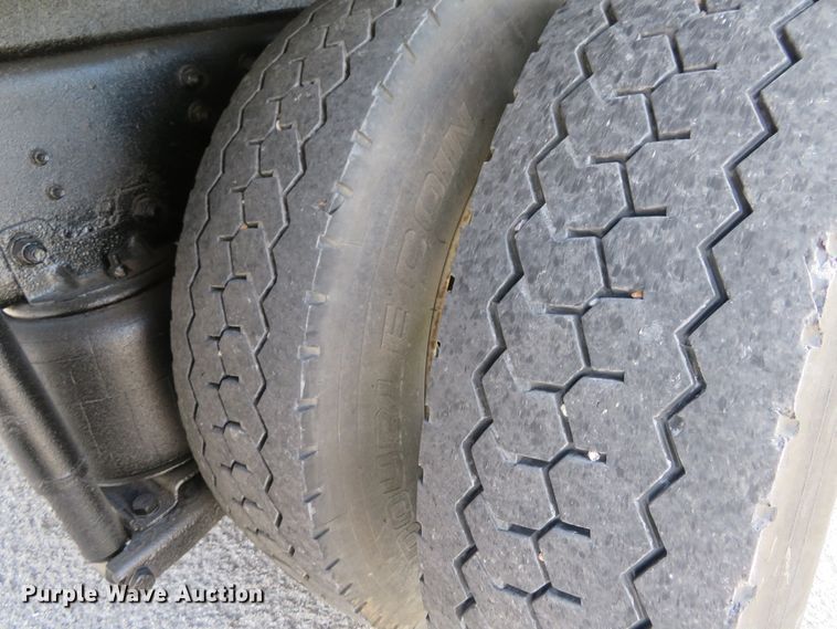 image for item DH1242 2007 Freightliner Business Class M2  flatbed truck