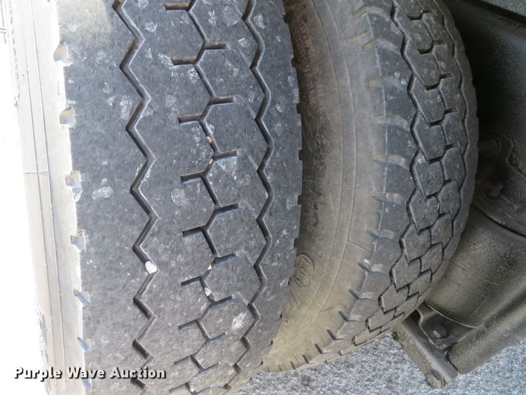 image for item DH1242 2007 Freightliner Business Class M2  flatbed truck