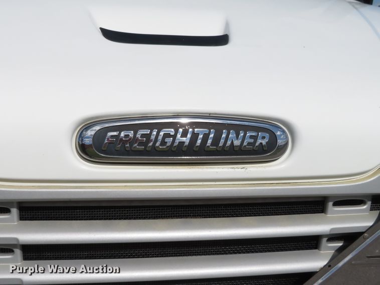 image for item DH1242 2007 Freightliner Business Class M2  flatbed truck