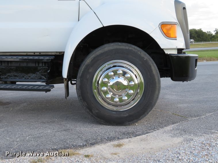 image for item DH1244 2013 Ford F750 Super Duty XL  box truck