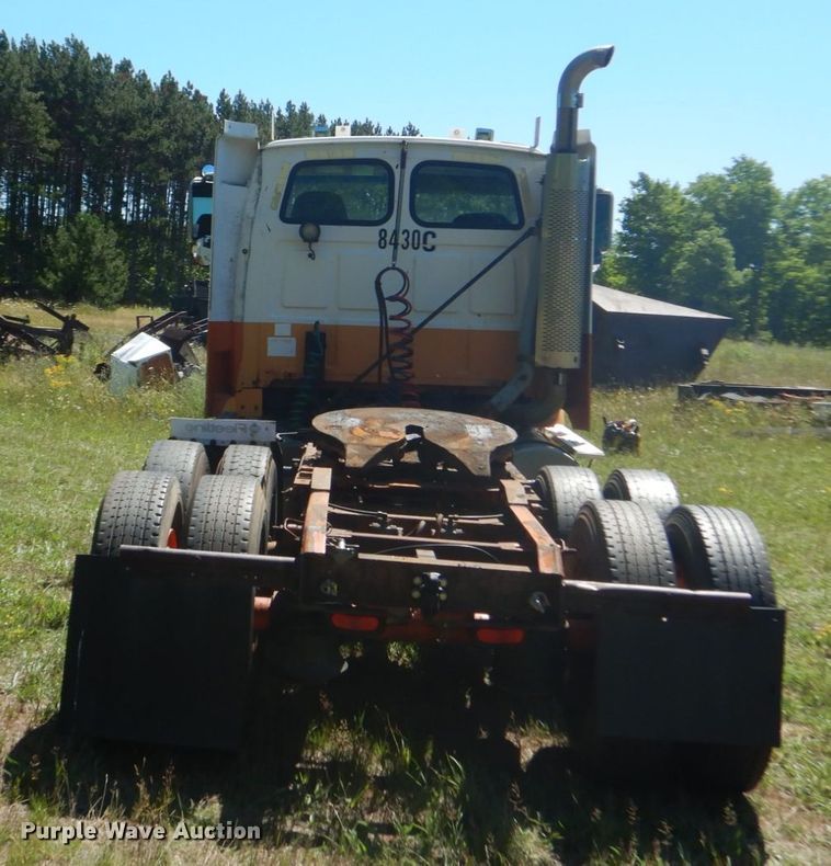 image for item DH5144 1998 Ford LA9000  semi truck