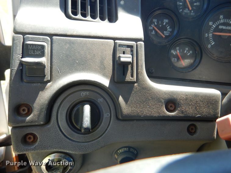 image for item DH5144 1998 Ford LA9000  semi truck