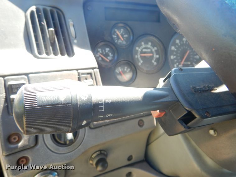 image for item DH5144 1998 Ford LA9000  semi truck