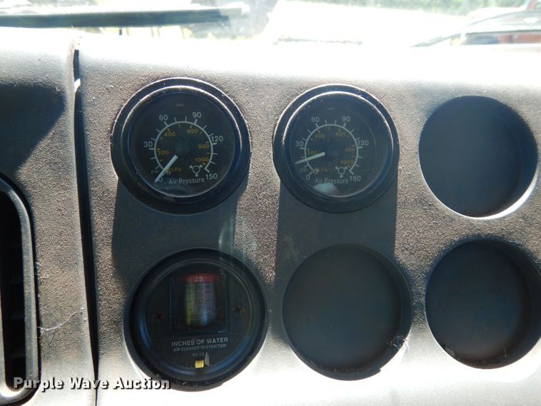 image for item DH5144 1998 Ford LA9000  semi truck