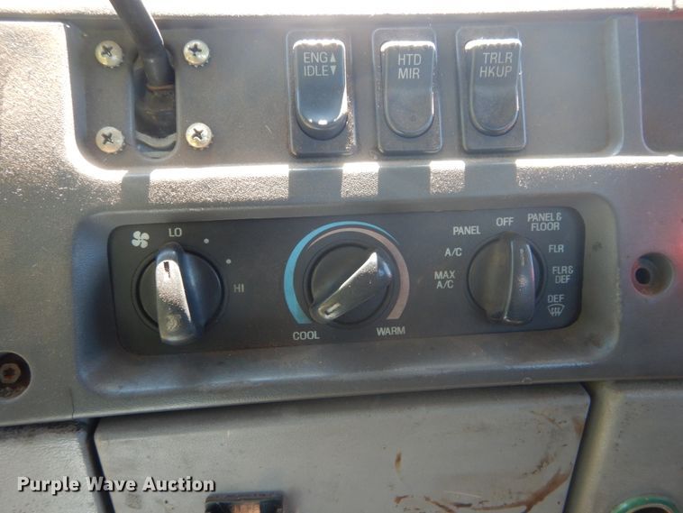 image for item DH5144 1998 Ford LA9000  semi truck