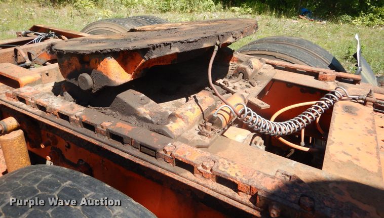 image for item DH5144 1998 Ford LA9000  semi truck