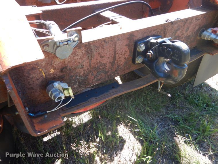 image for item DH5144 1998 Ford LA9000  semi truck