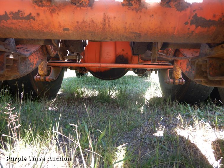 image for item DH5144 1998 Ford LA9000  semi truck