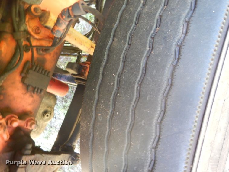 image for item DH5144 1998 Ford LA9000  semi truck