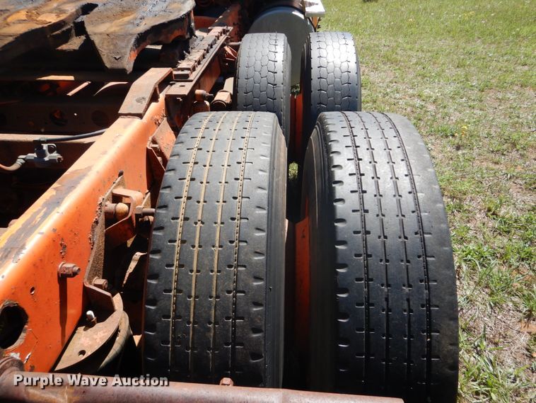 image for item DH5144 1998 Ford LA9000  semi truck